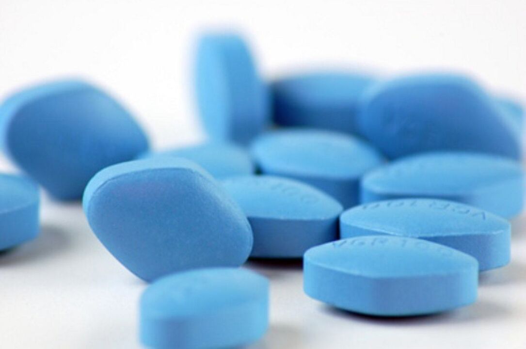 Pentru probleme grave cu potența, medicii prescriu bărbaților medicamente sintetice